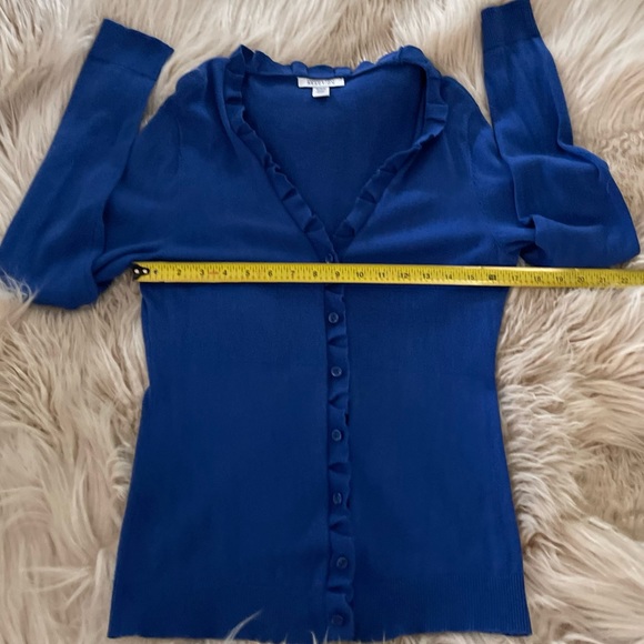 Cardigan Sweater with Ruffled Trim M - Picture 6 of 11